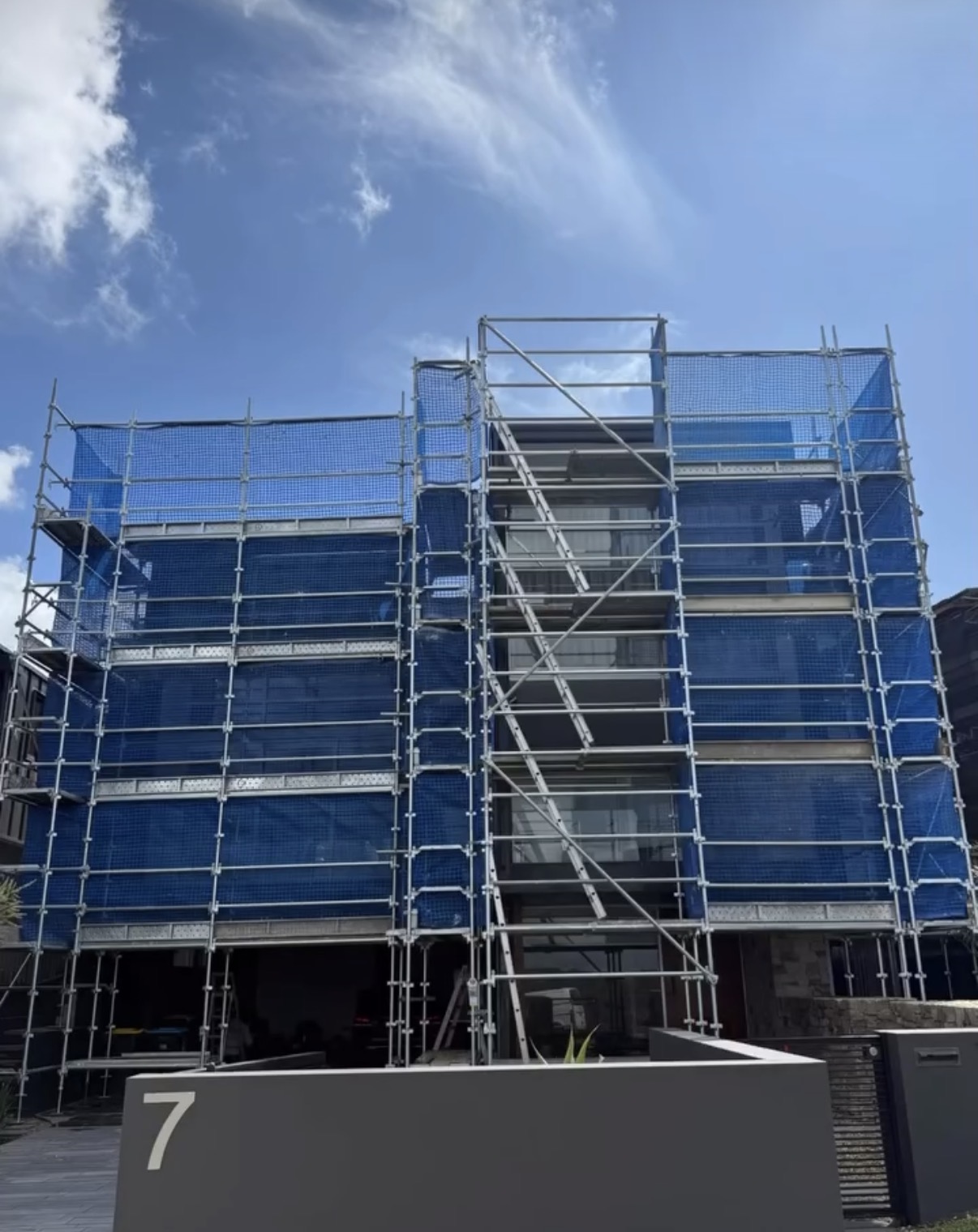 Scaffolding apartment building Dee Why Northern Beaches Sydney